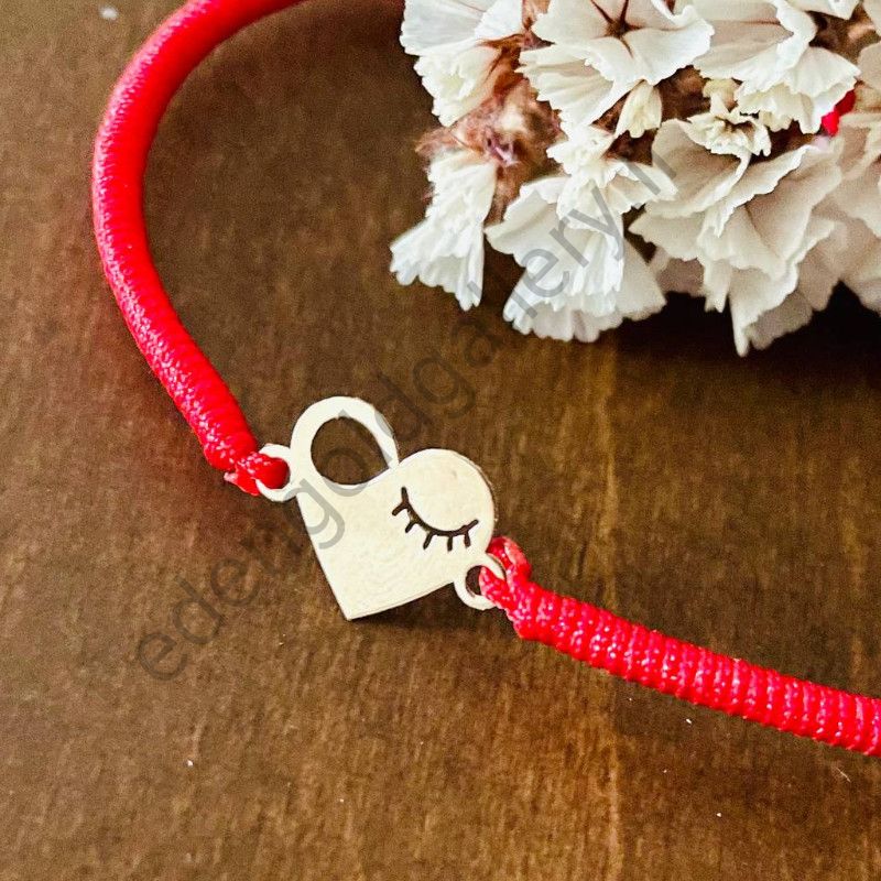 دستبند طرح قلب و چشمک